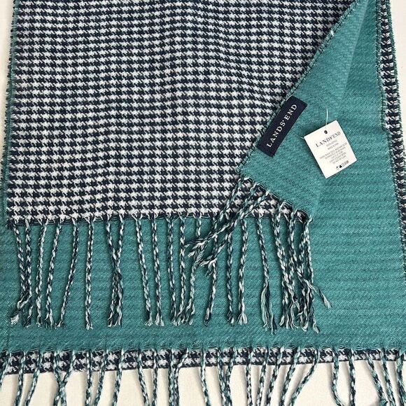 Lands’ End Reversible Scarf Acrylic NWT - Picture 1 of 5